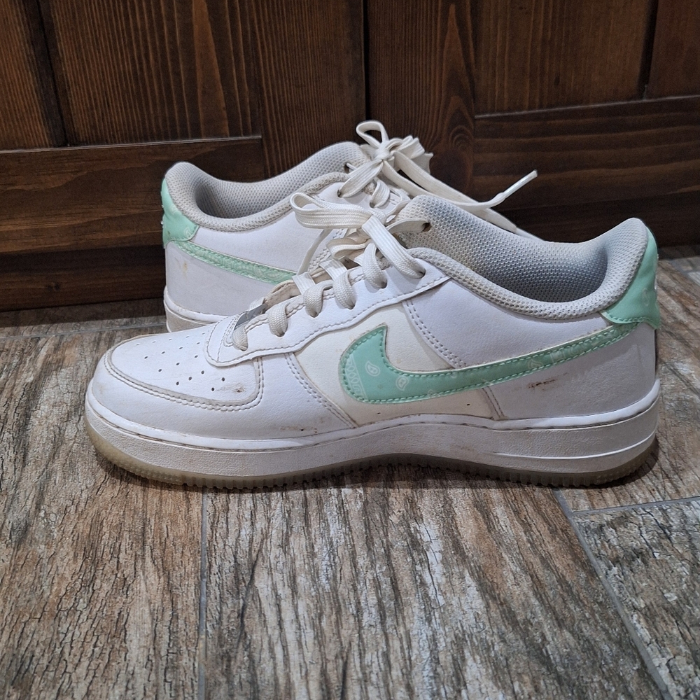 Nike White and Mint Green Sneakers Pastel Paisley